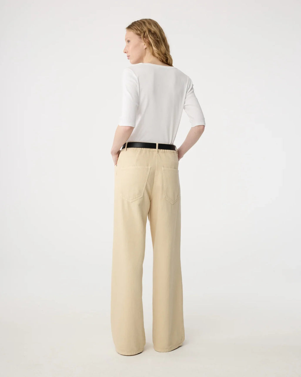 WHITE V NECK EDEN TOP