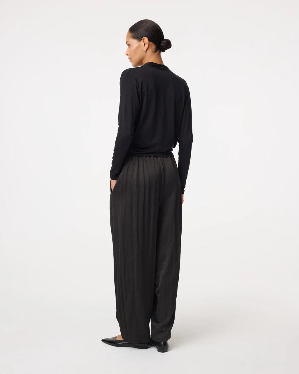 BLACK DRAPE JETTY TOP