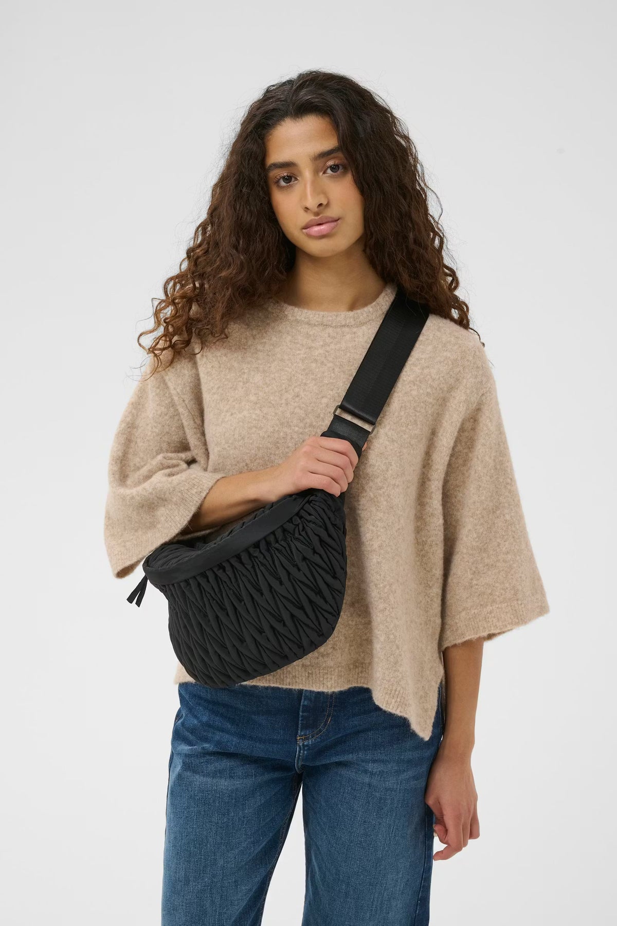 BLACK CROSSBODY BAG