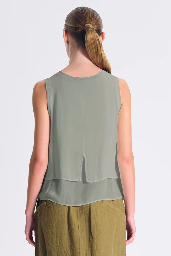 SLEEVELESS TOP