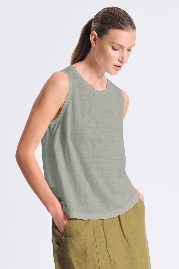 SLEEVELESS TOP
