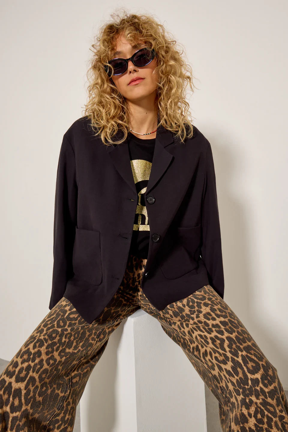 FIVE BOXY BLACK BLAZER