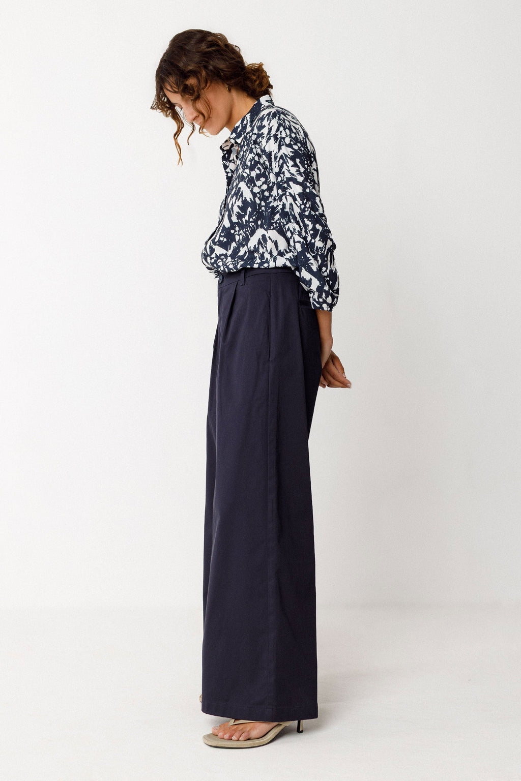 ENA NAVY WIDE LEG TROUSER