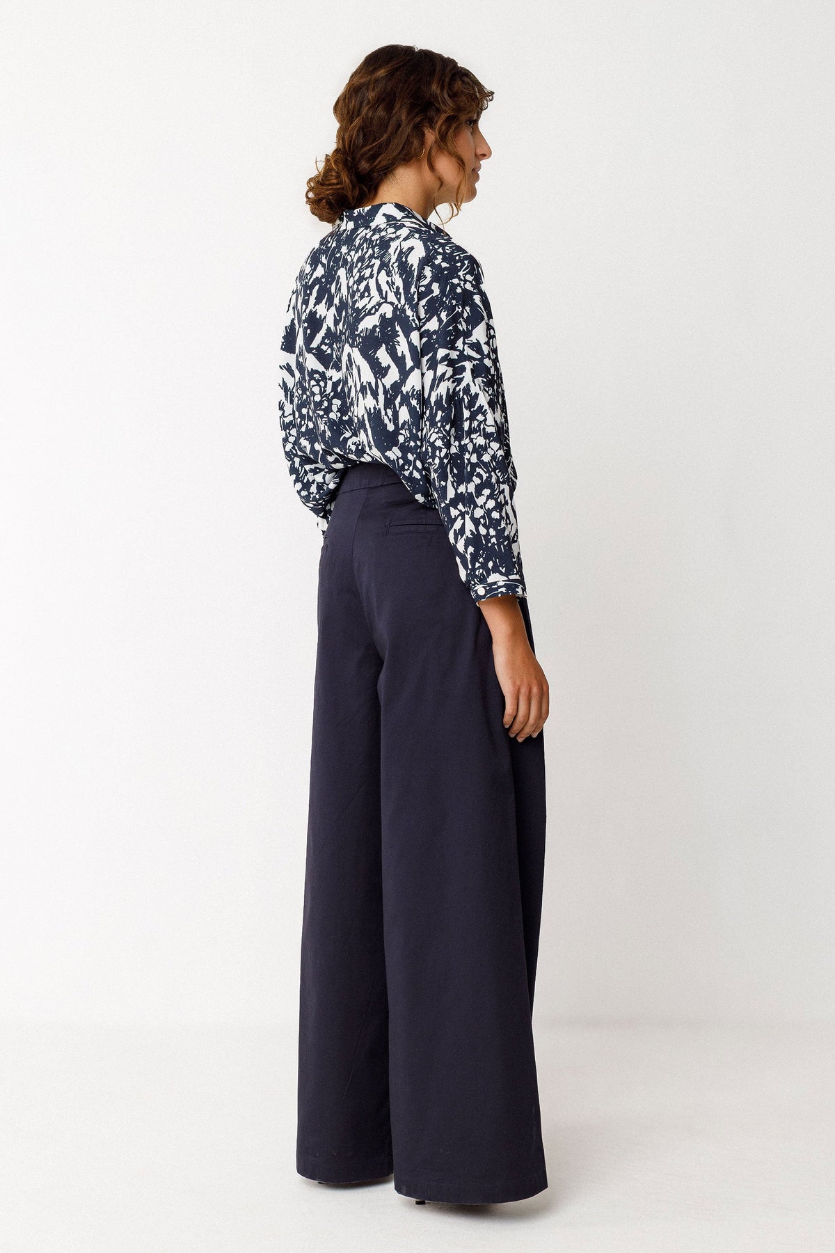 ENA NAVY WIDE LEG TROUSER