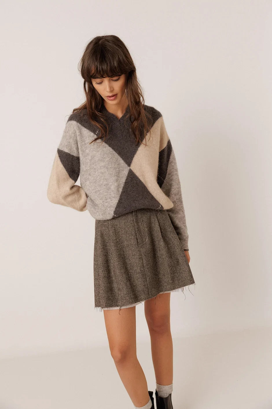 INDI AND COLD GREY DIAMOND KNIT
